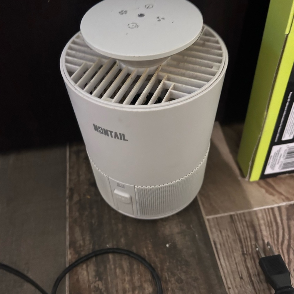 White Nontail Air Purifier